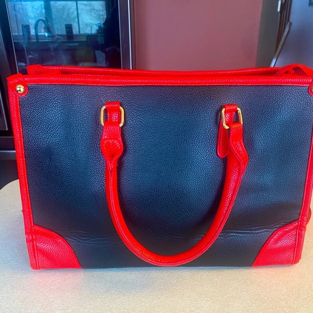 PURSE: Black/Red Geometric Embossed Lettering & Painted Edging Tote, NWOT